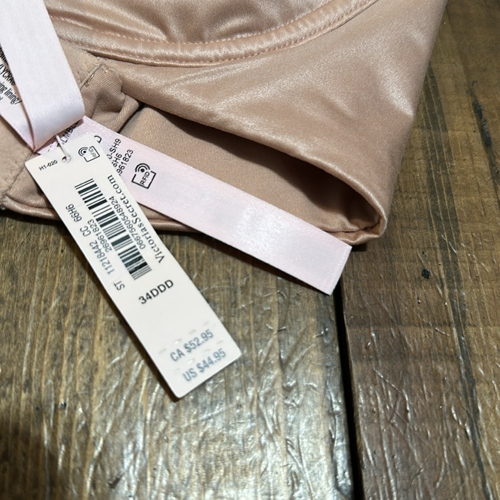 Victoria Secret Unlined Bra - Picture 3 of 4